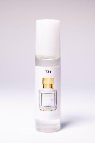 724